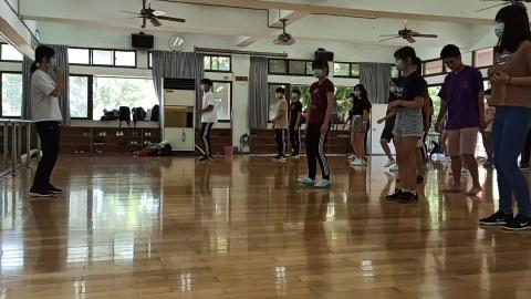 有氧舞蹈warm up-1.mp4