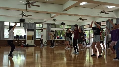 有氧舞蹈warm up-4.mp4