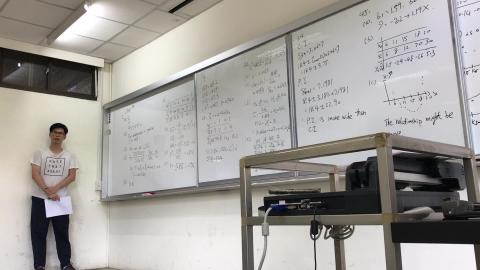 統計系_統計學(二)-1090603實習.MOV