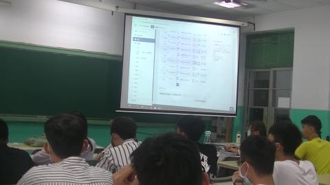 基礎國文(綜合文類)(一)9/16上課(1).MTS