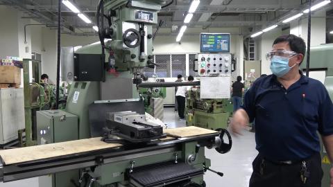 工廠實習1100513 銑工-3.MTS