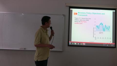 20210603經濟學二-03.MTS