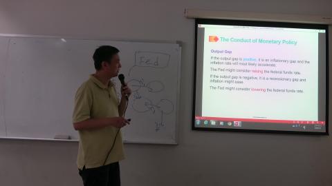 20210603經濟學二-06.MTS