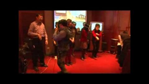 成大人事室羊年尾牙一分鐘小蘋果勁舞