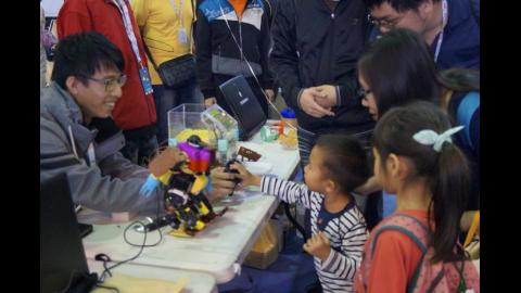 【影音】Maker Faire Tainan 2015 在成大引爆創客運動風潮
