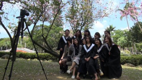 即將畢業 成大九位學生主播離情依依