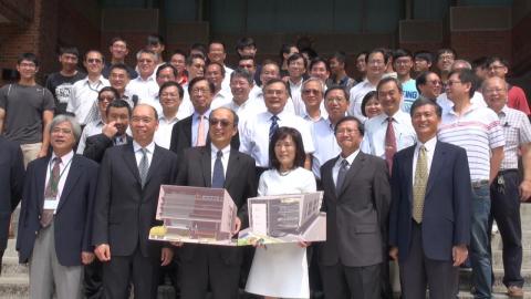 奇景光電吳炳昇董座  捐贈成大電機三館