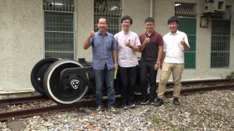 成大土木系軌道工程實驗室　擁全國唯一「輪軸滾動機台」