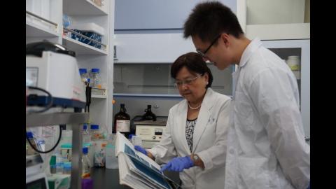 【影音】不斷締造學術卓越 成大生科院前院長羅竹芳 再度榮獲國家講座