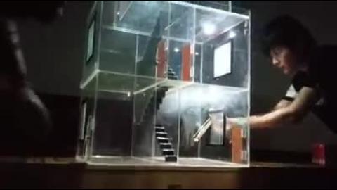 消防局 精英訓練   火場的主要殺手-煙，讓您知道火場逃生的路線要如何走，很重要喔！千.mp4