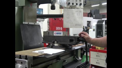 20220411十字定位套件銑工加工部分線上教學-1.MTS