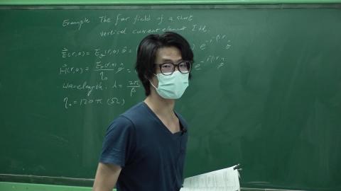 20220601高等電磁學_3.mp4