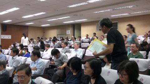 1071031校務會議-3