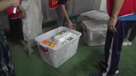 1120525雲平大樓防空避難演練-物資發放3.MP4