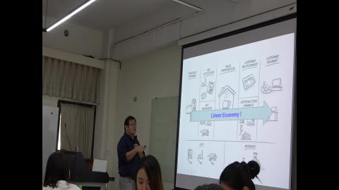 Creative Industries: Experience and Studies I 1025-3