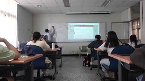 計量經濟學一一般教室202311167.MTS