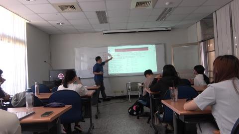 計量經濟學一一般教室202311232.MTS