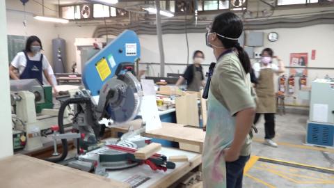 112-01 木作產品與設計實務 1206(1)