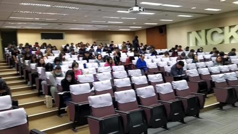 1081203防火管理人心外按摩模擬練習.mp4