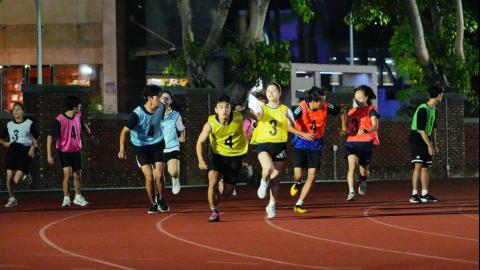 【影音】94校慶  成大「混合大隊接力賽」決賽衝刺激戰　跨域、同理心、團隊合作熱血感動